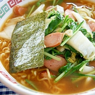 インスタントラーメン(彩華ラーメン風)